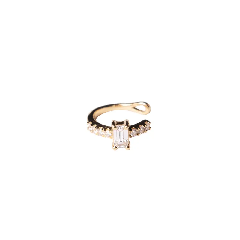 Goldie Baguette Ear Cuff