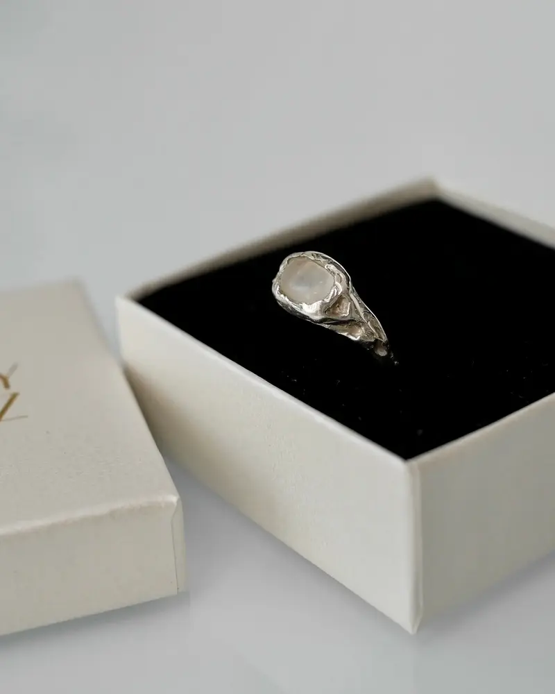 Silver clear quartz ring
