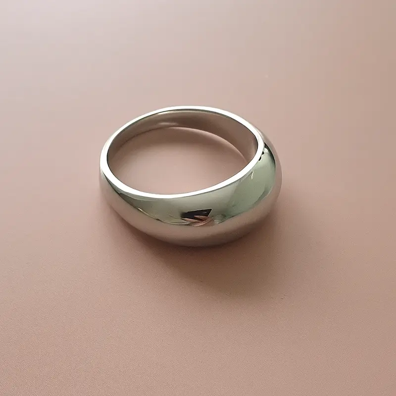 Smooth ring white gold