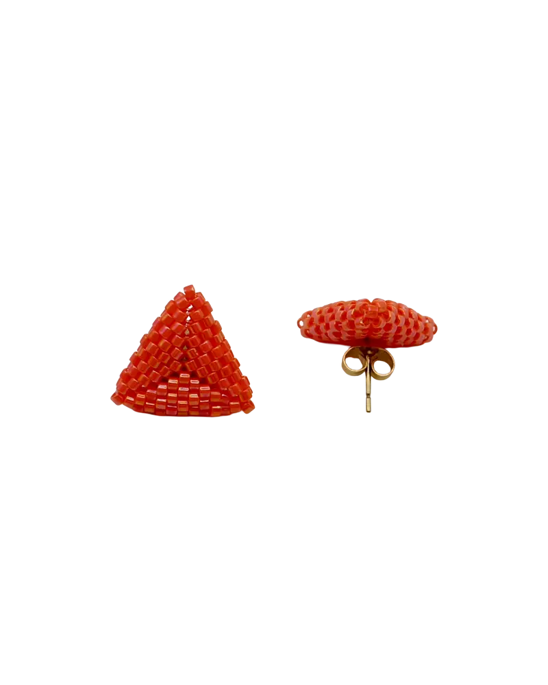 SPARKLING ORANGE TRIANGLE STUD OORBELLEN